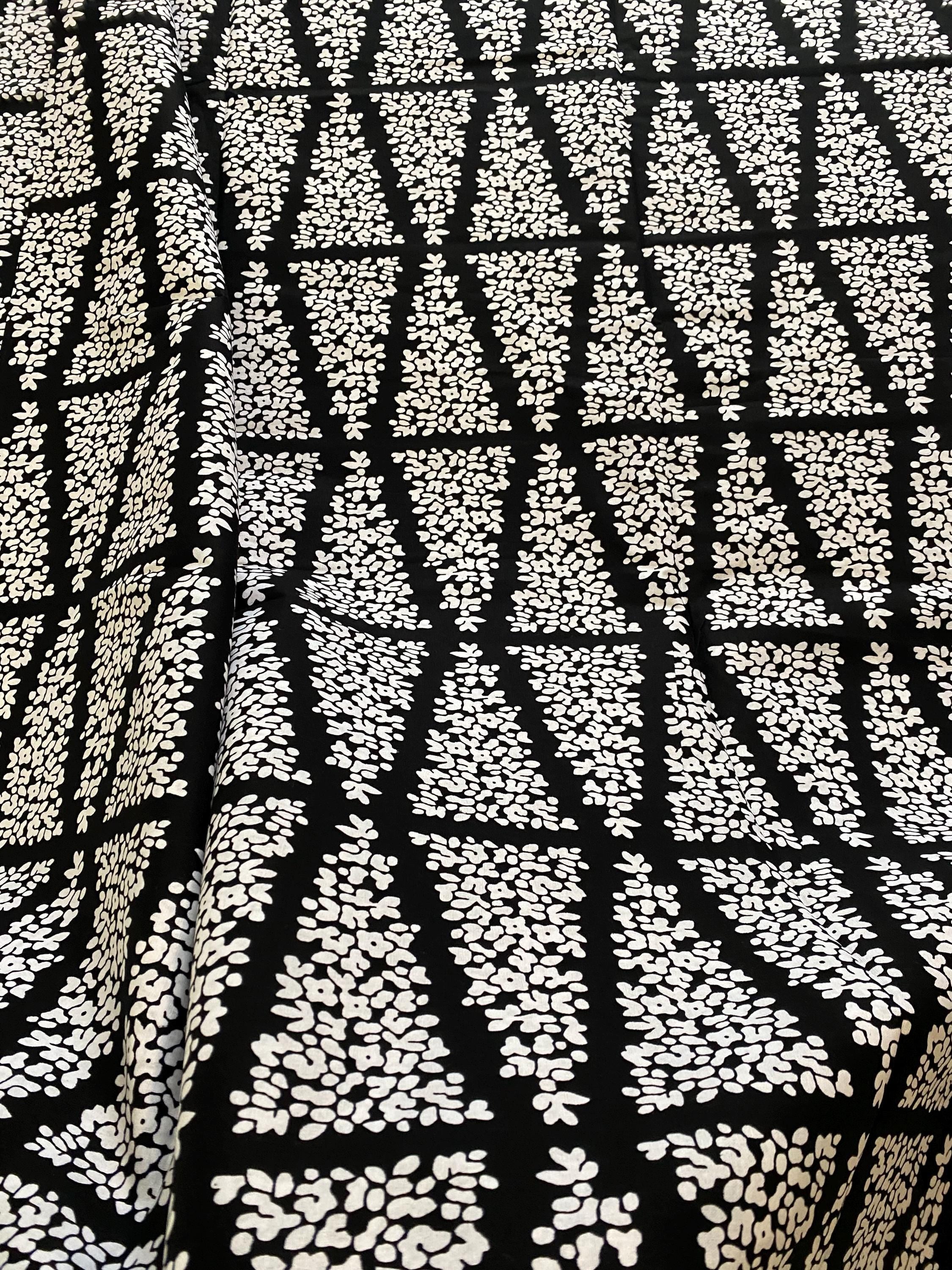 Black & White African Wax Print Fabric - Floral Ankara Cotton, 6 Yards