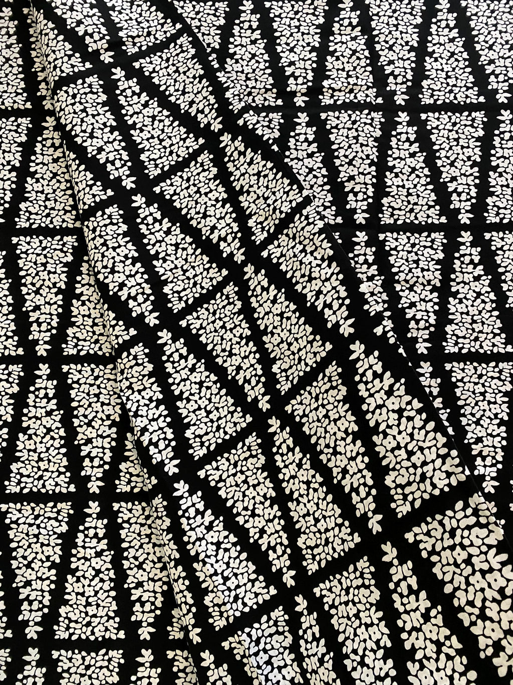 Black & White African Wax Print Fabric - Floral Ankara Cotton, 6 Yards